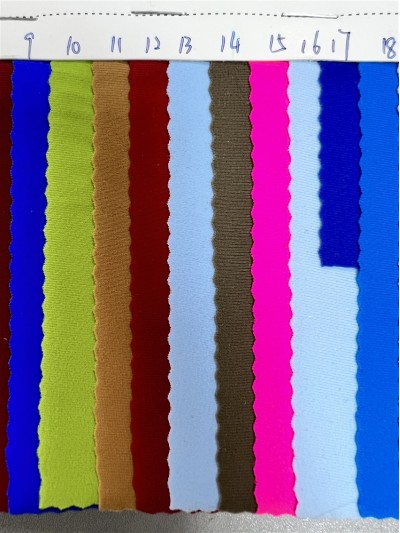 DG-BT 再生錦綸啞光萊卡 成分：82%再生錦綸 18%氨綸  克重：180g/㎡ 幅寬150CM 正面照